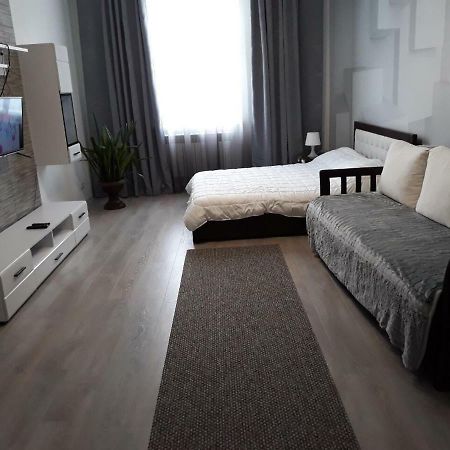 Апартаменти В Центрі На Куліша З Двома Спальнями Lviv Buitenkant foto